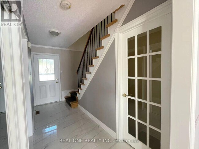 Photo - 6972 Cordingley Crescent