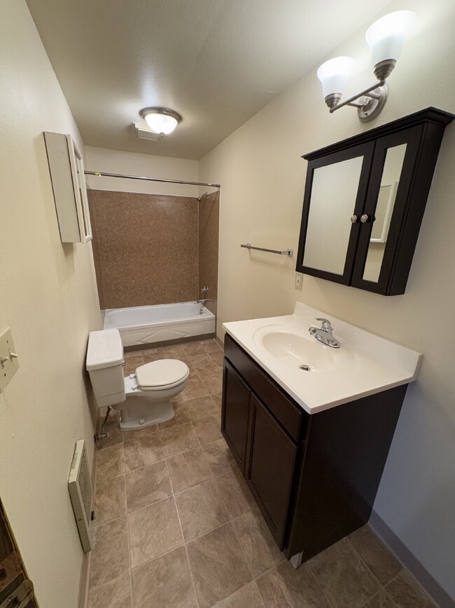 Photo - Desirable NW 23rd Area Unit 1