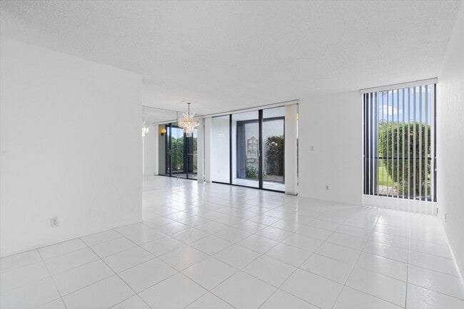 Photo - 609 Bridgewood Dr