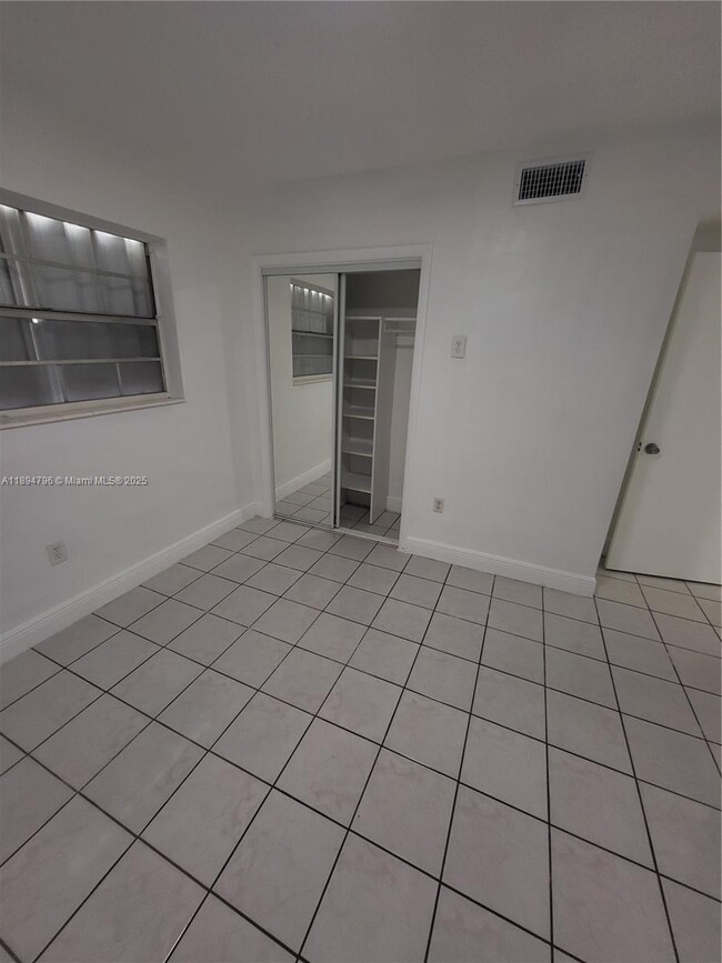 Photo - 3026 SW 24th Ter Unidad 1
