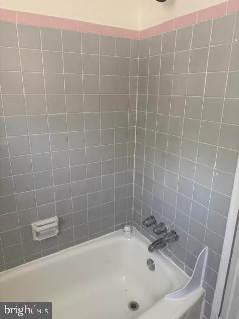 Photo - 901 E Pleasant Ave