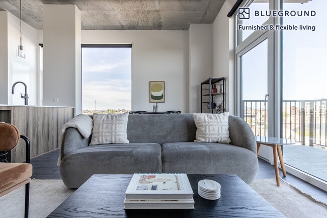 Photo - 150 N Ashland Ave Unit FL5-ID1064