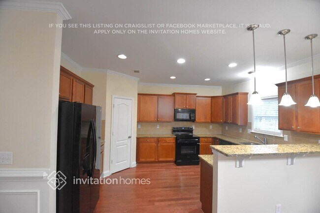 Photo - 2116 Leafmore Ct SE