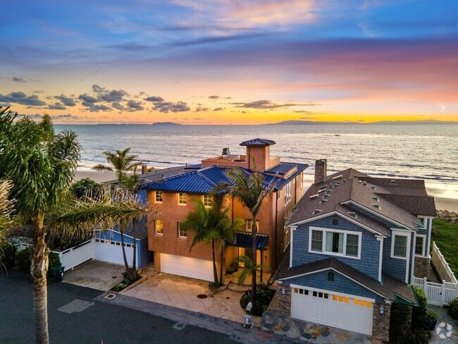 Building Photo - GORGEOUS CUSTOM BEACH HOME - Solimar Beach...
