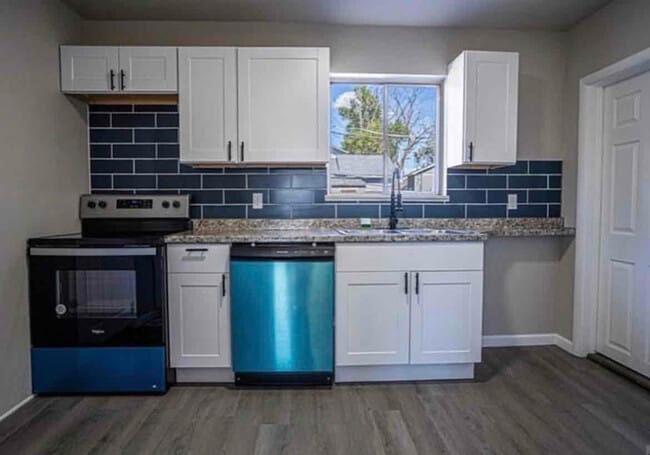 Photo - 1901 E 9th St