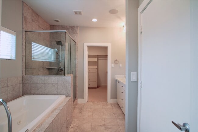 Photo - 4701 Caroline St