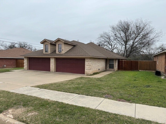 Front View Side B - 213 San Angelo Ave Townhome