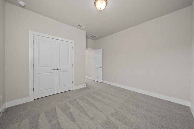 Photo - 219 Pinnacle Ln