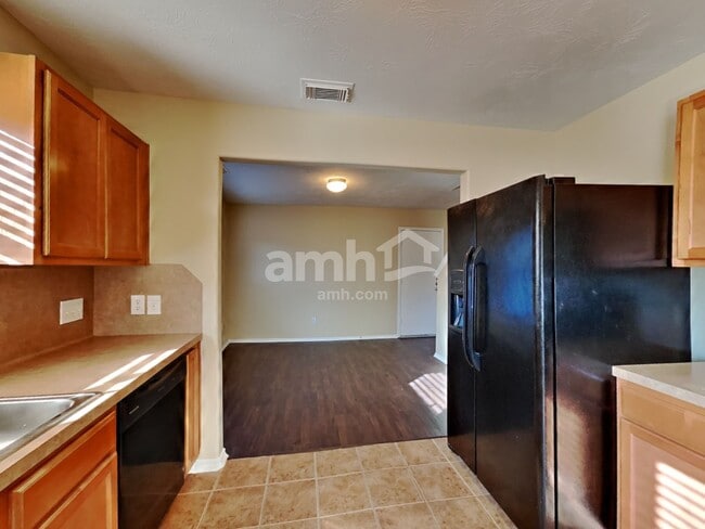 Photo - 4418 Sprangletop Ave