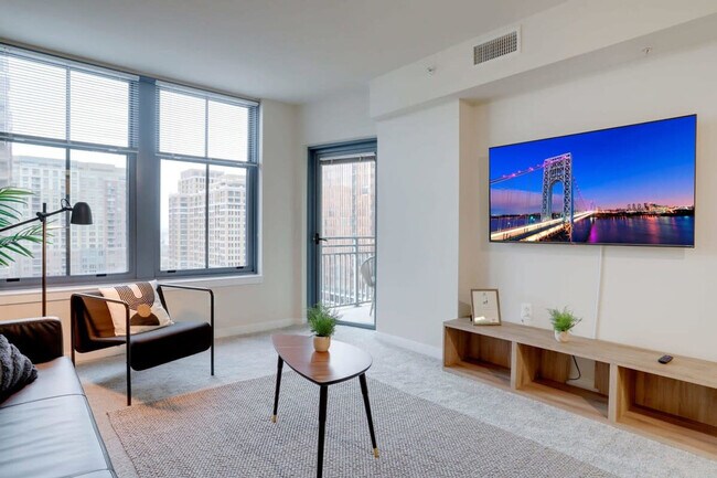 Photo - 550 14th St S Unit FL10-ID1022414P