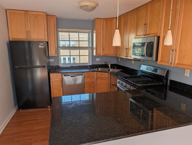 733 Dobson St Unit 3S