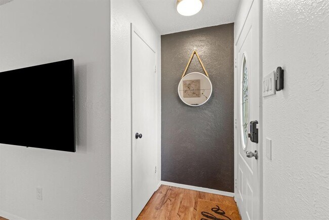 Photo - 1908 Denfield Dr