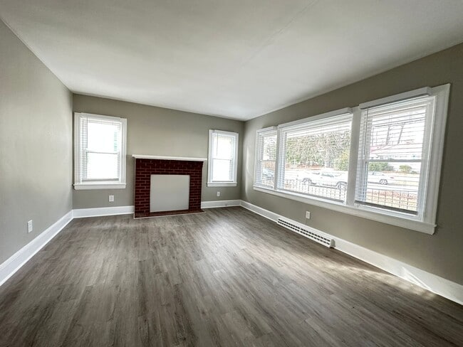 Photo - Newly Renovated Charming Home for Rent in South Hill