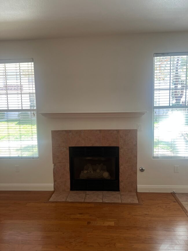 Photo - 8555 W Russell Rd