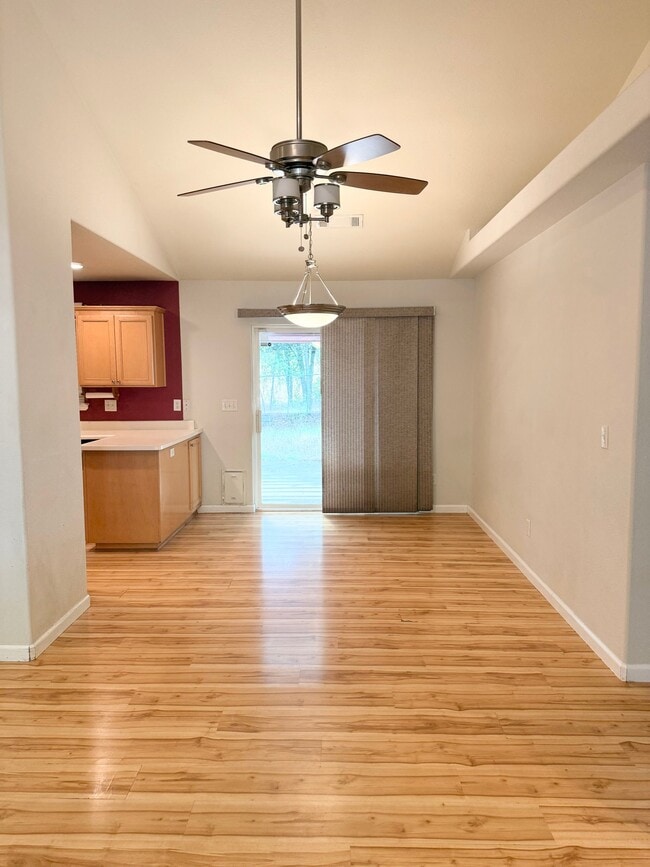 Photo - 1822 Heller Ln