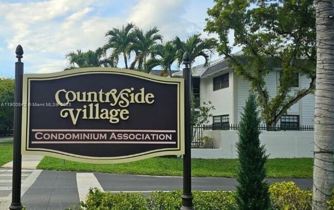 Photo - 18965 NW 62nd Ave Unidad 202