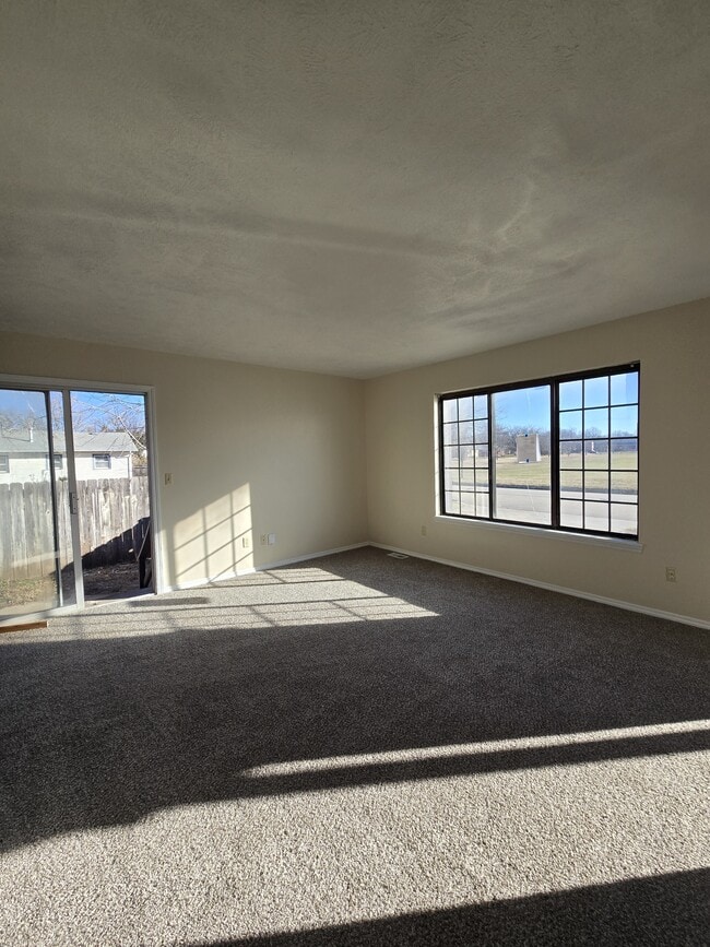 Photo - 3824 W Elm St