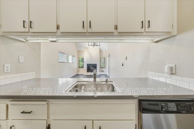 Building Photo - 339 SE 146th Ave Unit 14 - 1