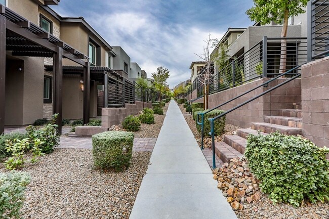 Photo - 3 Bed Nicely Upgraded Summerlin TownHome