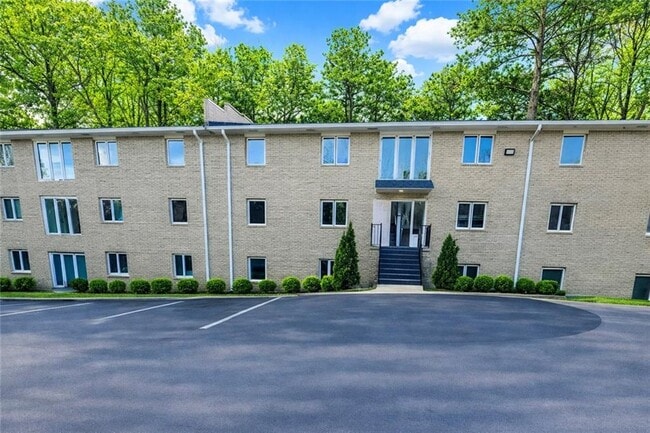 Building Photo - 166 Anderson Ave NW Unit B11