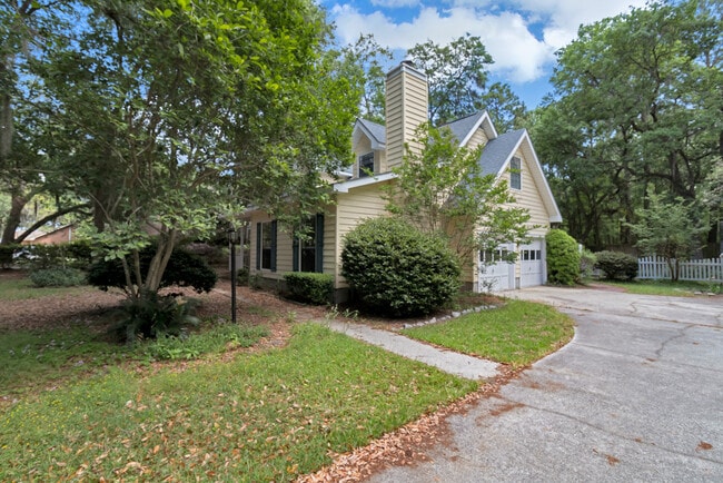 Photo - 130 Briarwood Ln