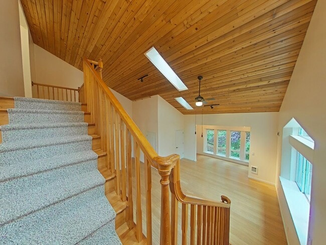 Photo - Huge 5 Bedroom Cabin-Style Home on 2+ Wood...