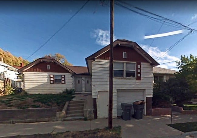 Building Photo - 116 Pine St Rental