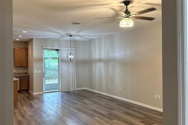 Building Photo - 5573 Rutherford Pl
