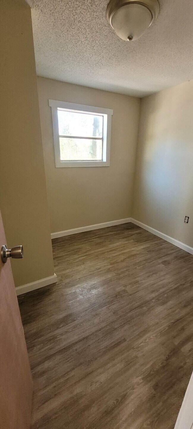 Photo - 808 E Chestnut Ave