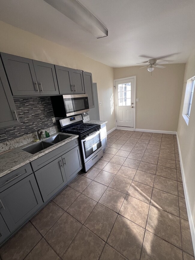 Photo - 14951 Cerritos Ave Unidad BACK