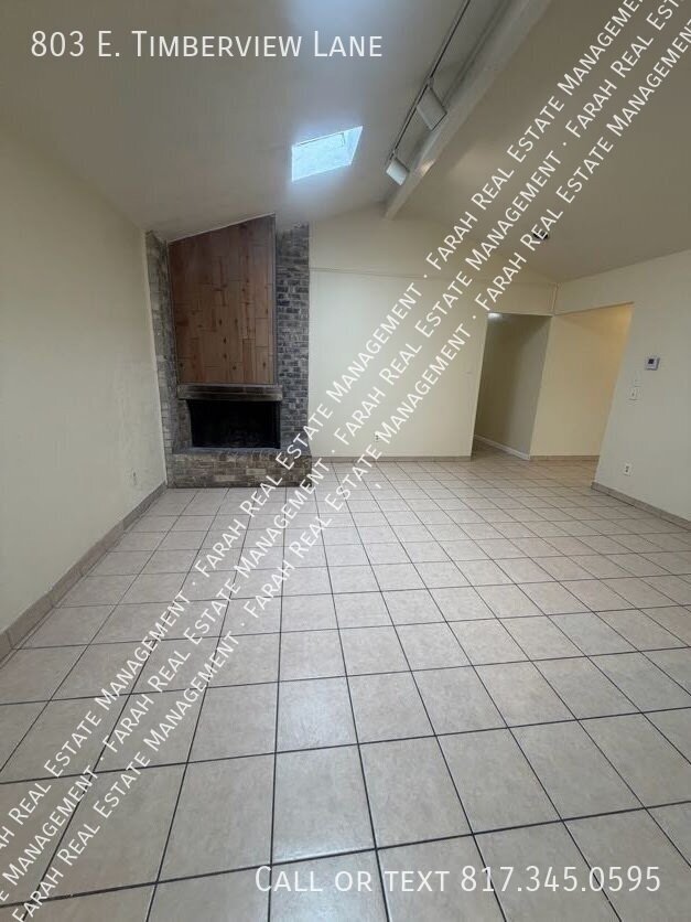 803 E Timberview Ln