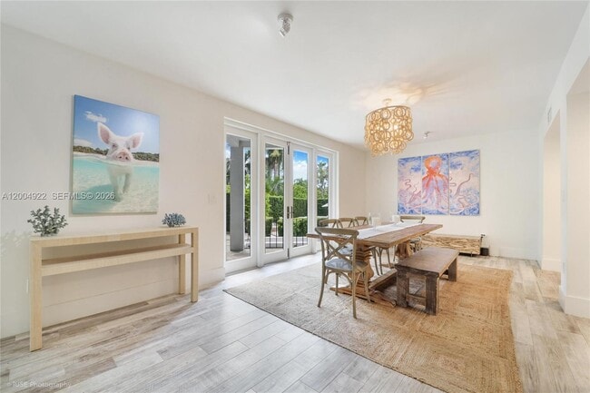 Photo - 2449 S Bayshore Dr