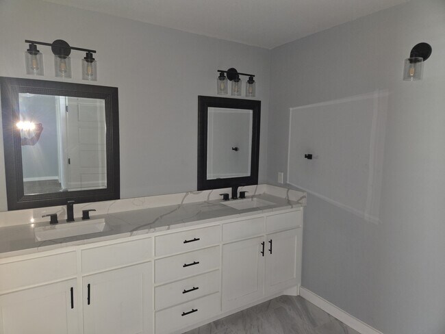 Photo - 1711 Herald St