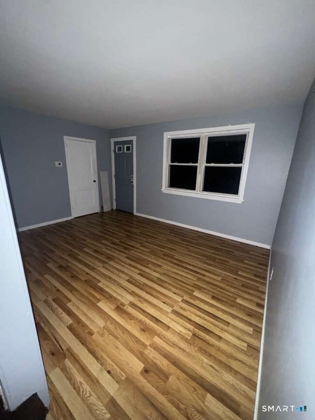 Photo - 33 Cannon Rd