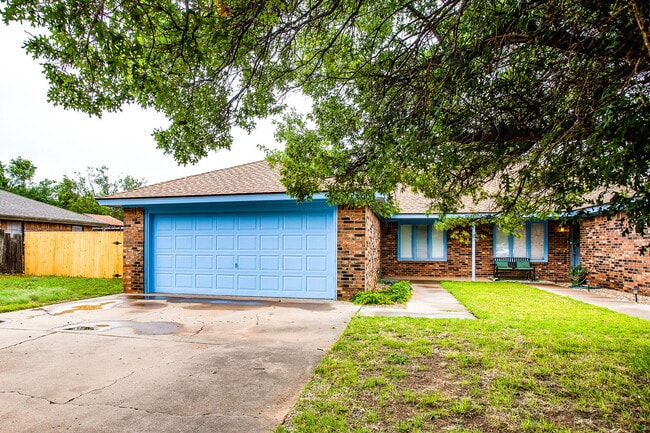 Fully updated 2 bedroom 2 bath 2 car garag... - Fully updated 2 bedroom 2 bath 2 car garag... Apartment