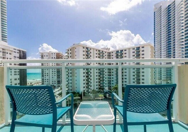 Building Photo - 3000 S Ocean Dr Unit 822