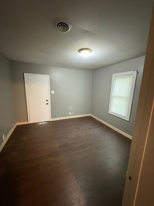 Photo - Knoxville 37912 - 3 bedroom, 1 bath home -...