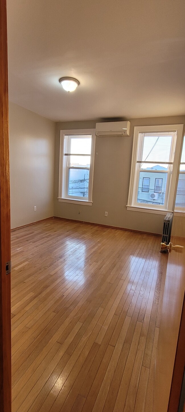 Second Bedroom - 53 Clara St Unit Top Floor