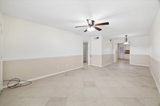 Photo - 66 E Tri Oaks Ln Unit 66