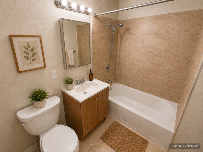 Photo - 1420 Putnam Ave