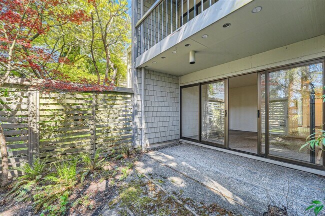 Photo - Live on the Lakeview Drive next to Lake Ballinger!