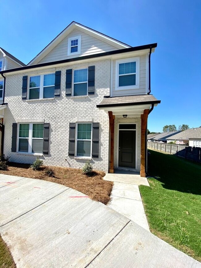 Beautiful Townhome located in Pineville, NC
