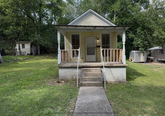 Photo - 406 Cedar St House