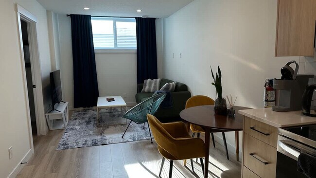 Photo - 7132-7134 34 Ave NW Unit SI ID1588214P