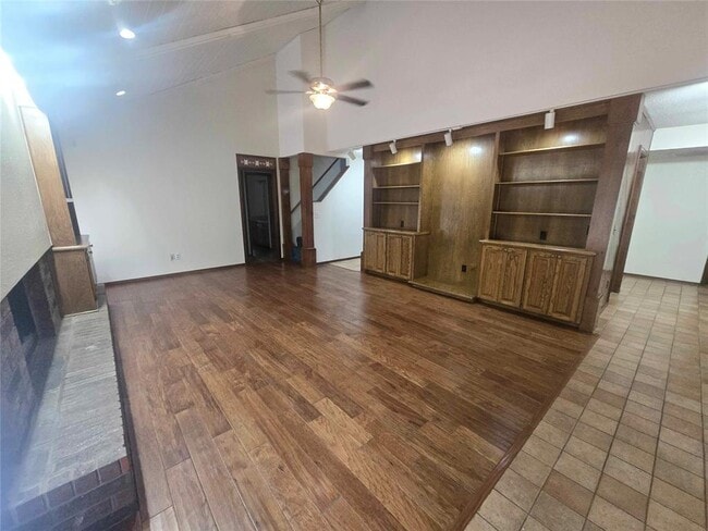 1212 Kingston Ct