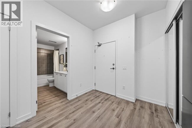 Photo - 247 Northfield Dr E Unité 210