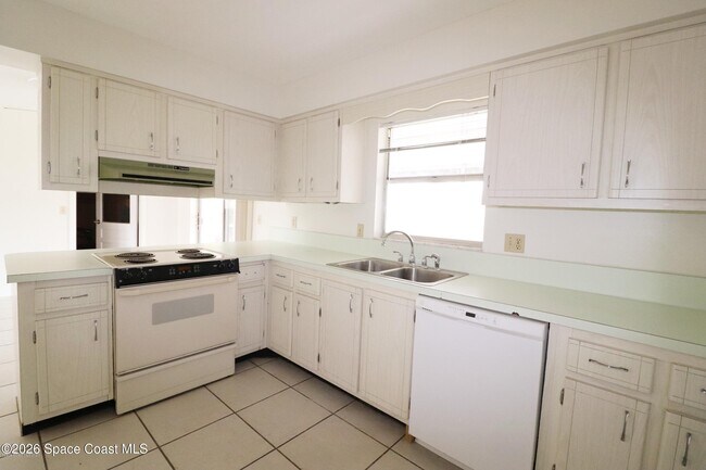Photo - 280 Hickory Ave