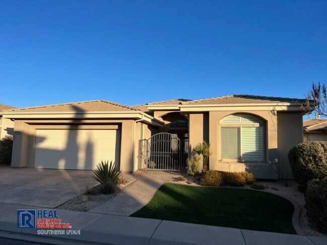 Building Photo - Fully Furnished Home