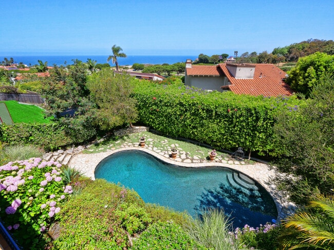 Salt water pool - 345 Palos Verdes Dr W Rental
