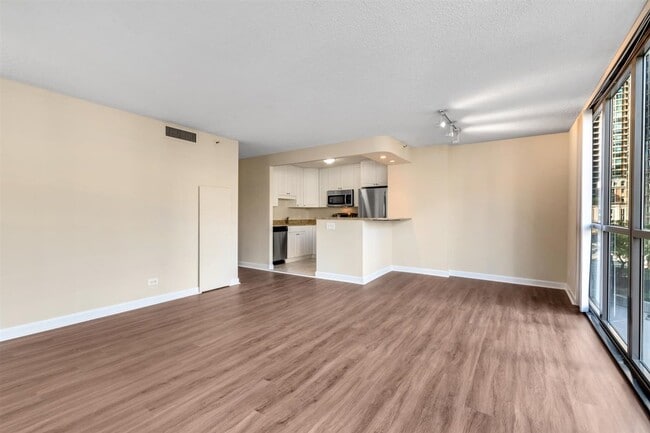 Photo - 10 E Ontario St Unit 802